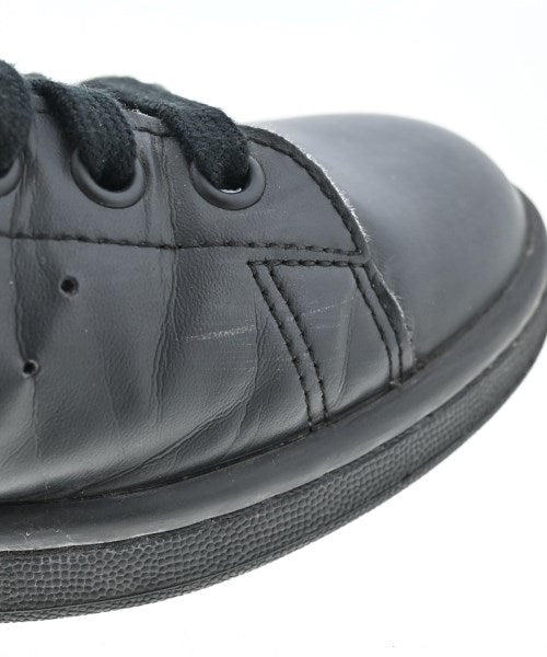 adidas รองเท้าผ้าใบ