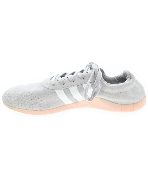 adidas รองเท้าผ้าใบ