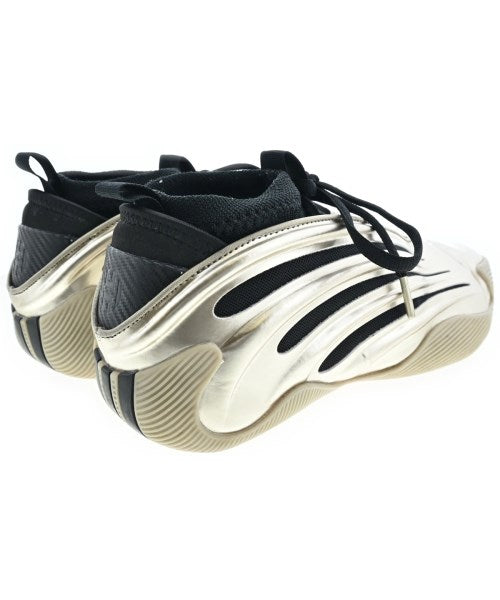 adidas รองเท้าผ้าใบ