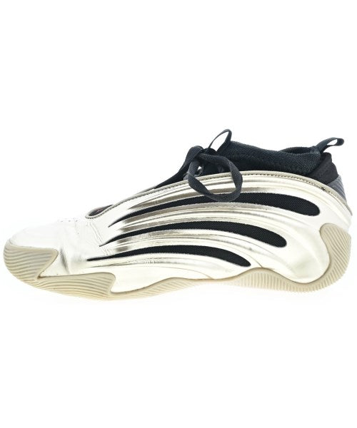 adidas รองเท้าผ้าใบ