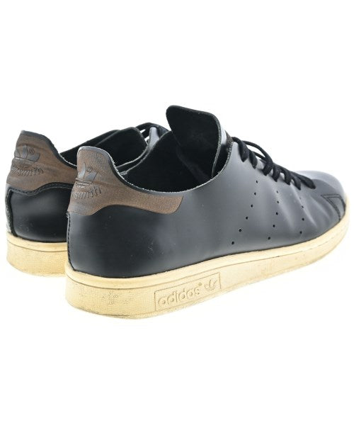 adidas รองเท้าผ้าใบ