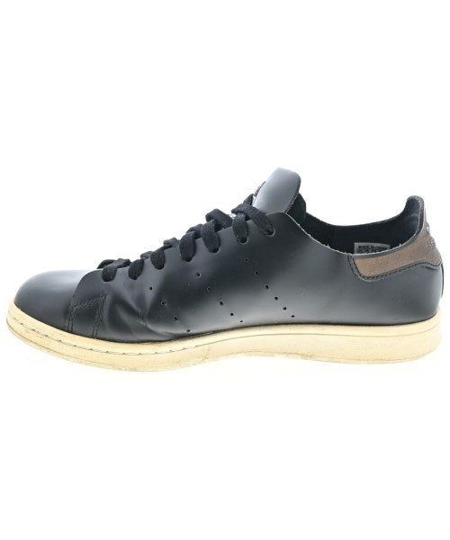 adidas รองเท้าผ้าใบ