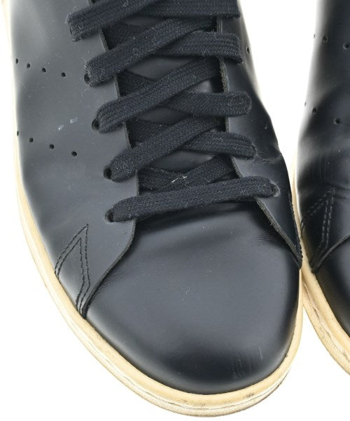 adidas รองเท้าผ้าใบ