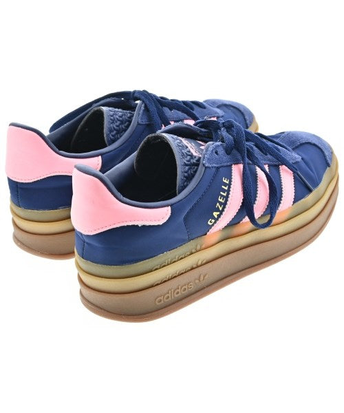 adidas รองเท้าผ้าใบ