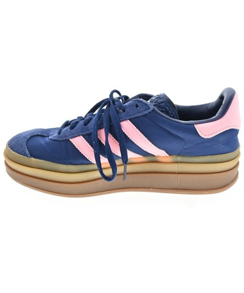 adidas รองเท้าผ้าใบ
