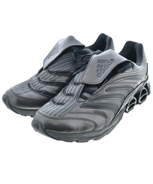 adidas รองเท้าผ้าใบ