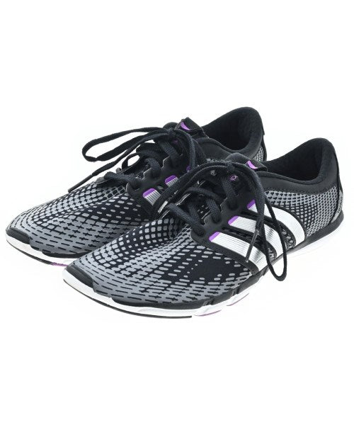 adidas รองเท้าผ้าใบ