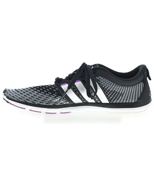 adidas รองเท้าผ้าใบ