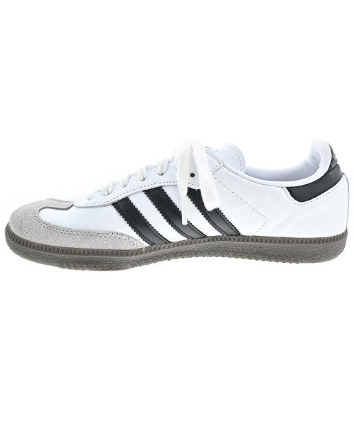 adidas รองเท้าผ้าใบ