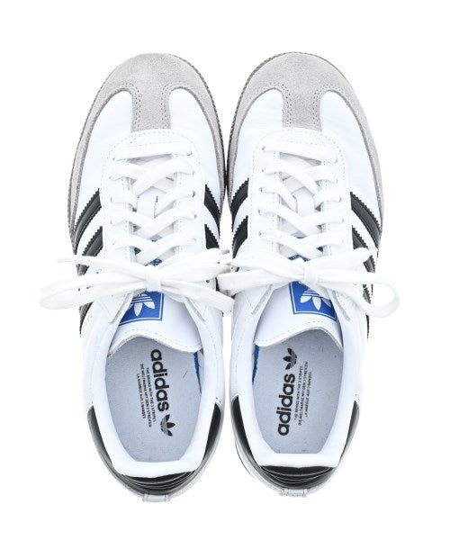 adidas รองเท้าผ้าใบ