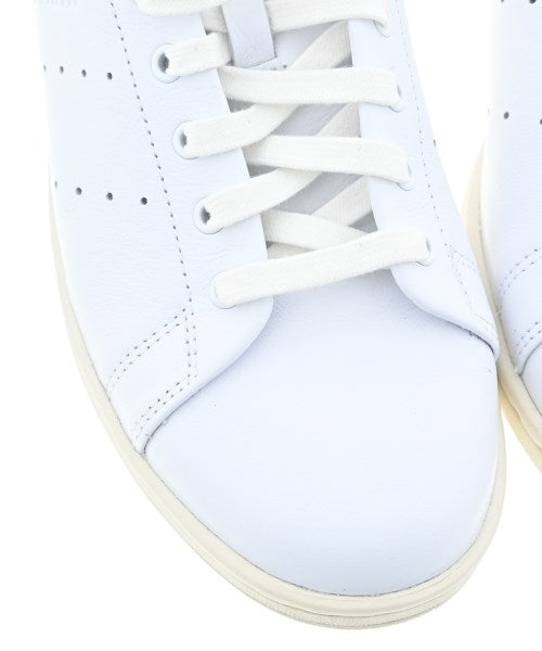 adidas รองเท้าผ้าใบ