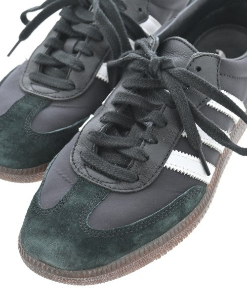 DOVER STREET MARKET รองเท้าผ้าใบ