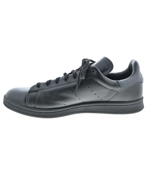adidas รองเท้าผ้าใบ