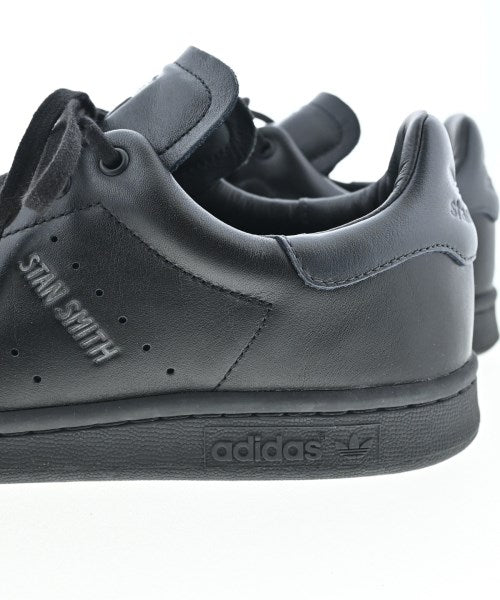 adidas รองเท้าผ้าใบ