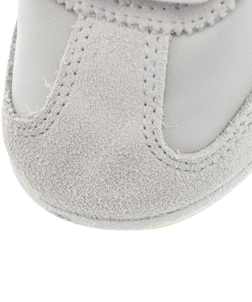 adidas รองเท้าผ้าใบ