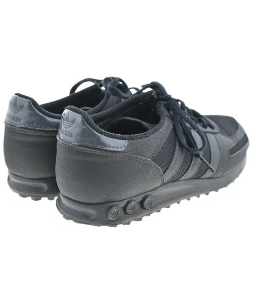 adidas รองเท้าผ้าใบ