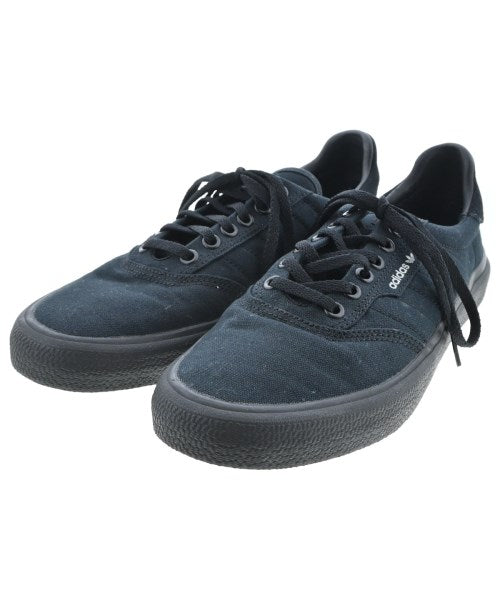 adidas รองเท้าผ้าใบ