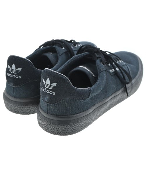 adidas รองเท้าผ้าใบ