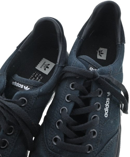 adidas รองเท้าผ้าใบ