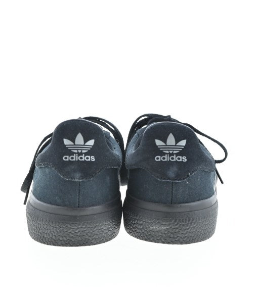 adidas รองเท้าผ้าใบ