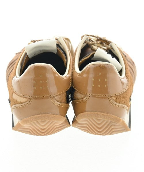 adidas รองเท้าผ้าใบ