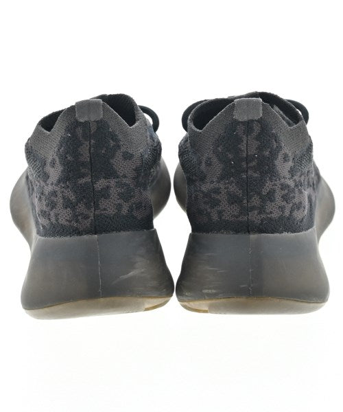 adidas รองเท้าผ้าใบ