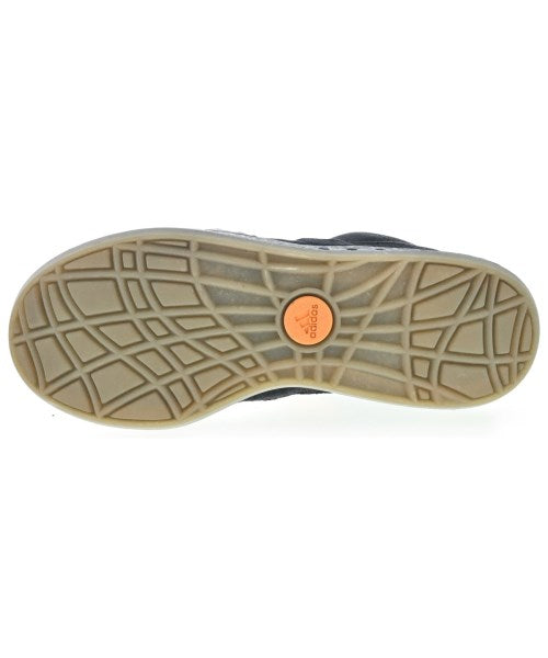 adidas รองเท้าผ้าใบ