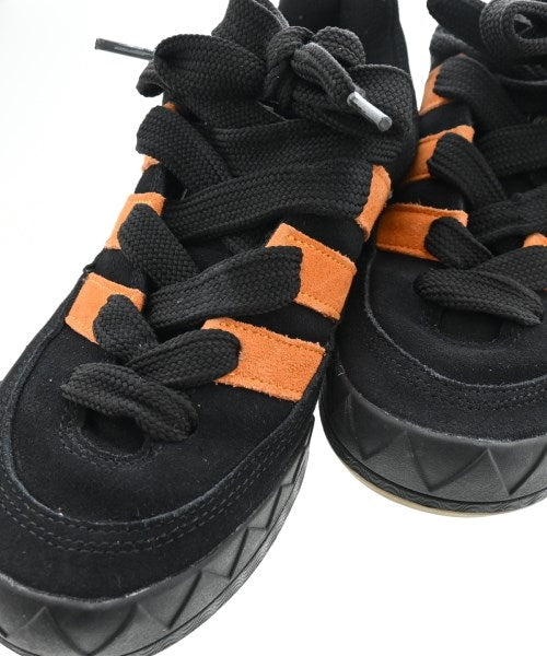 adidas รองเท้าผ้าใบ