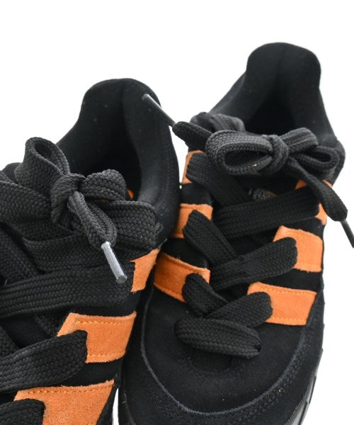 adidas รองเท้าผ้าใบ