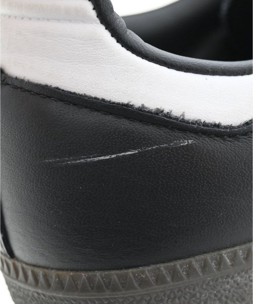 adidas รองเท้าผ้าใบ