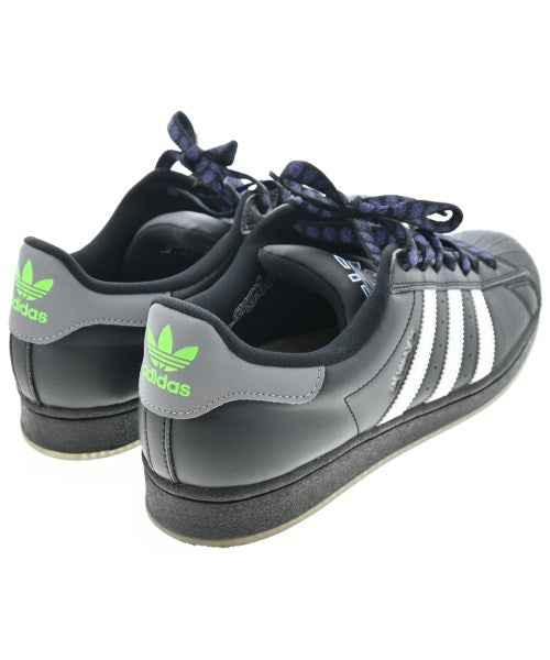 adidas รองเท้าผ้าใบ
