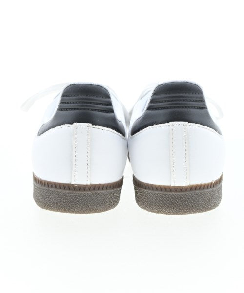 adidas รองเท้าผ้าใบ