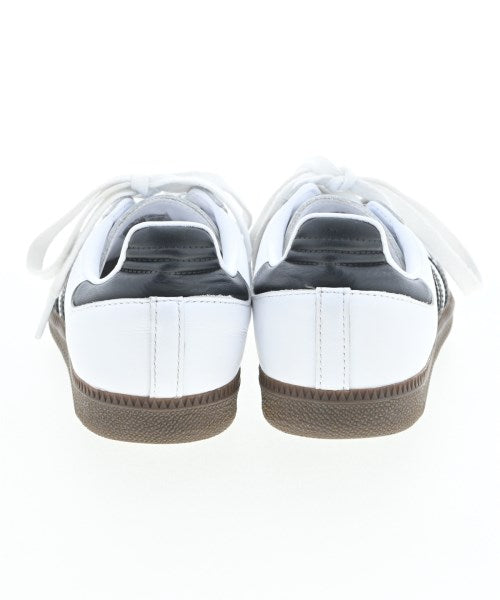 adidas รองเท้าผ้าใบ