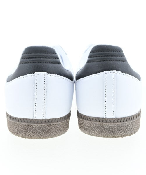 adidas รองเท้าผ้าใบ