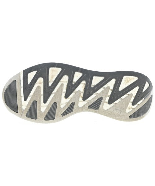 adidas รองเท้าผ้าใบ