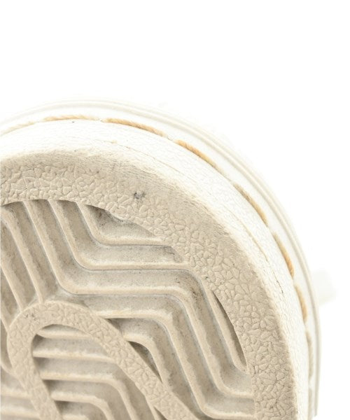 adidas รองเท้าผ้าใบ