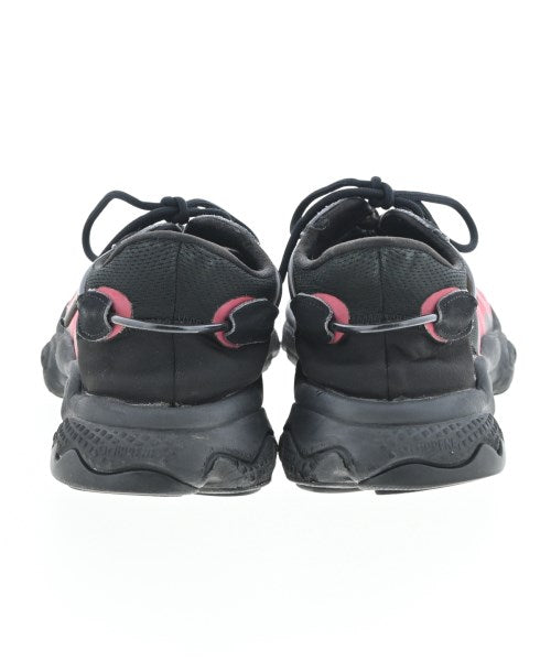 adidas รองเท้าผ้าใบ