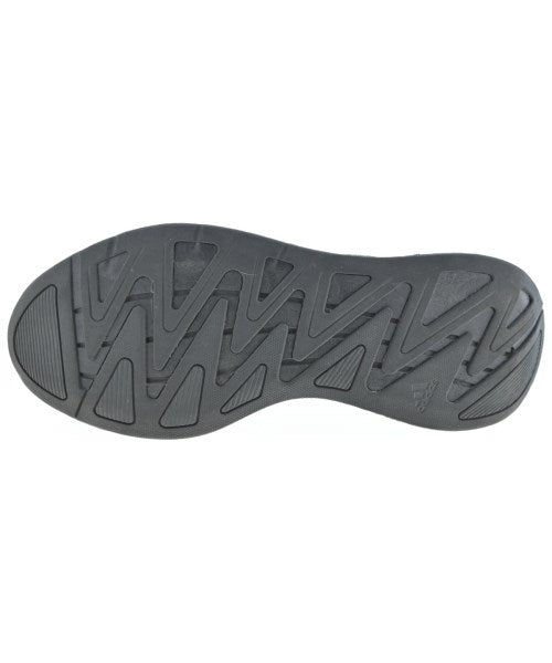 adidas รองเท้าผ้าใบ