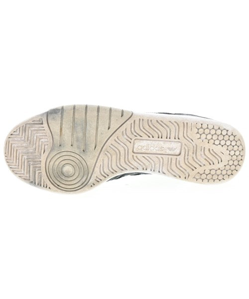 adidas รองเท้าผ้าใบ