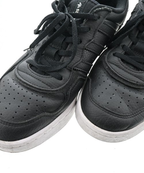 adidas รองเท้าผ้าใบ