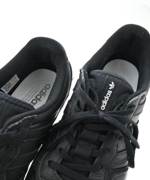 adidas รองเท้าผ้าใบ