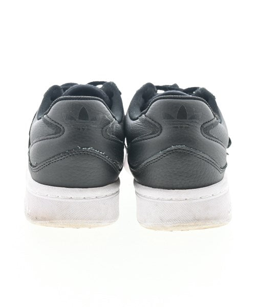 adidas รองเท้าผ้าใบ