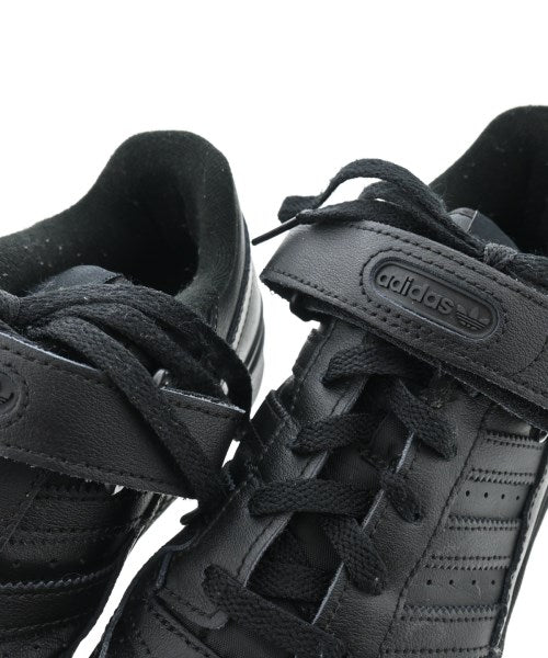 adidas รองเท้าผ้าใบ