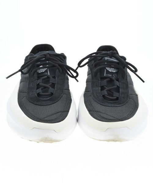 adidas รองเท้าผ้าใบ