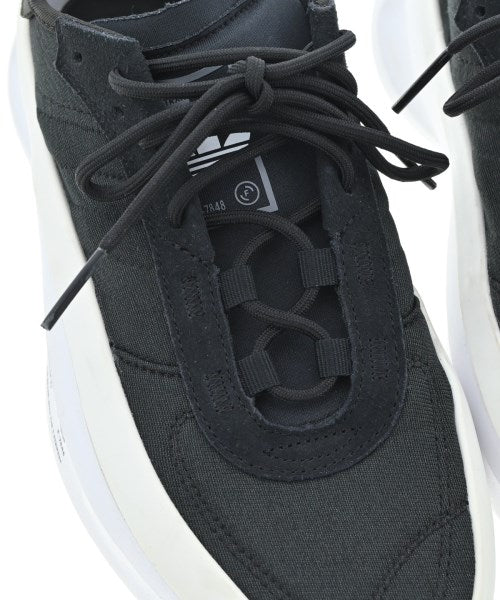 adidas รองเท้าผ้าใบ