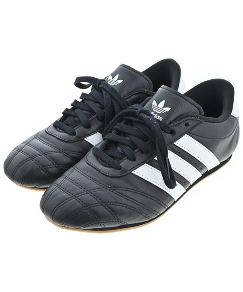 adidas รองเท้าผ้าใบ