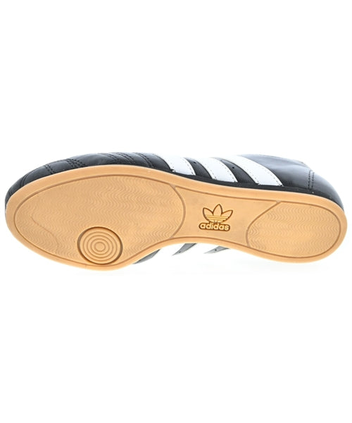 adidas รองเท้าผ้าใบ