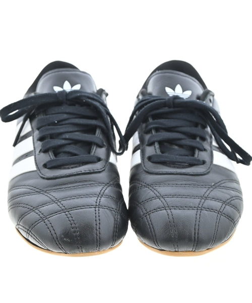 adidas รองเท้าผ้าใบ