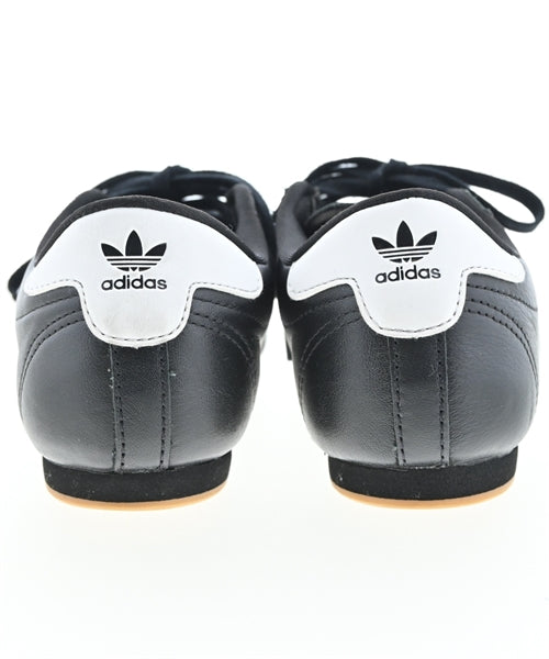 adidas รองเท้าผ้าใบ