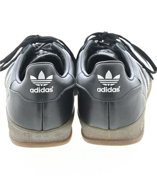 adidas รองเท้าผ้าใบ